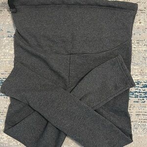 Maternity cozy leggings. Size medium